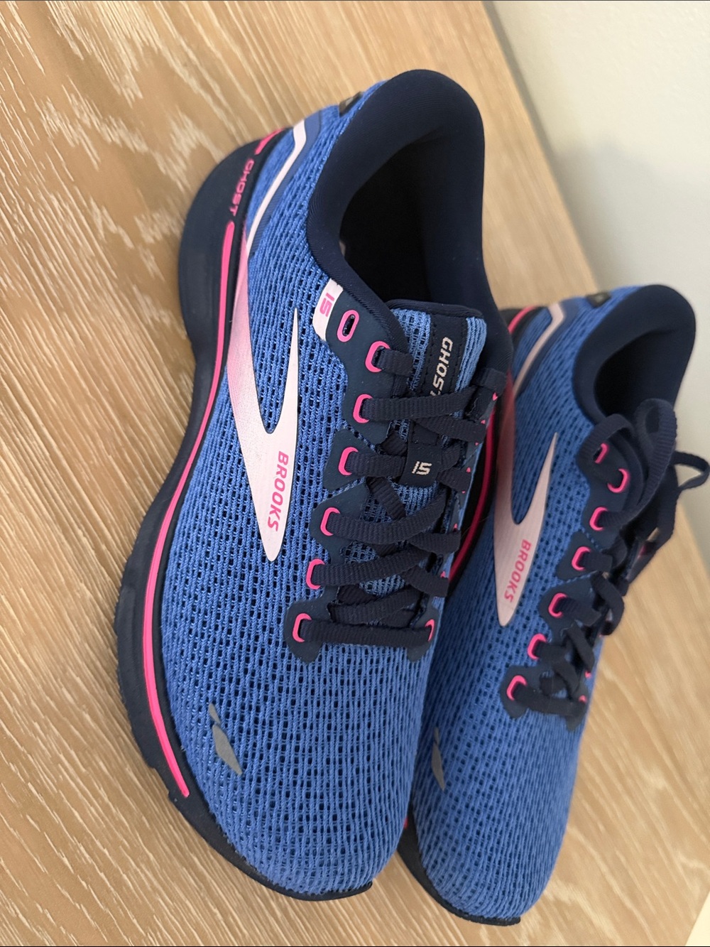 NWOT Brooks Ghost Women’s Running Shoes in Blue with Pink Trim size 8.5